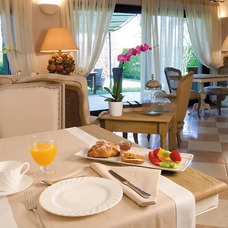 Like Boutique 3* Azzano San Paolo